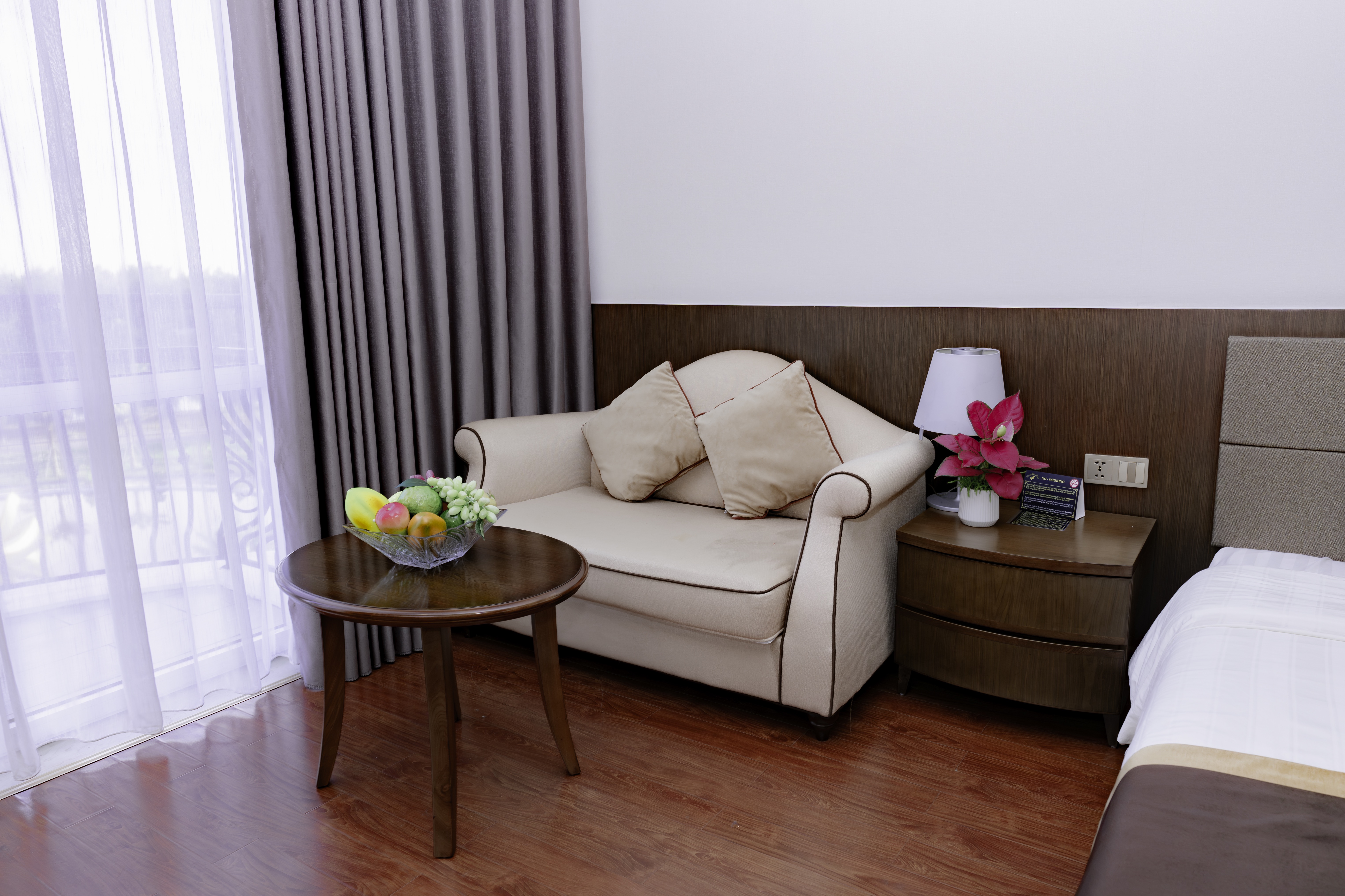 DELUXE DOUBLE ROOM