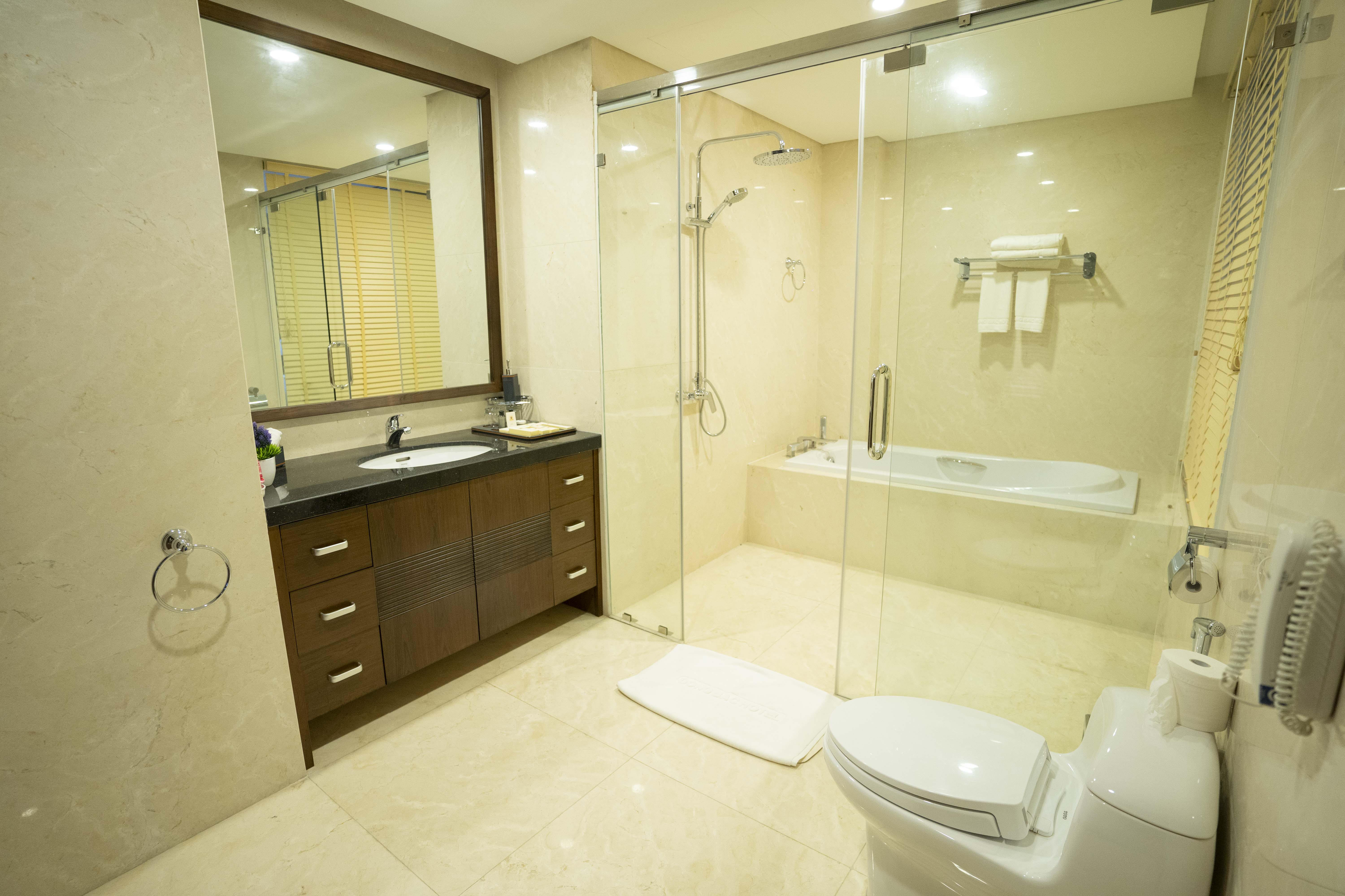 DELUXE DOUBLE ROOM