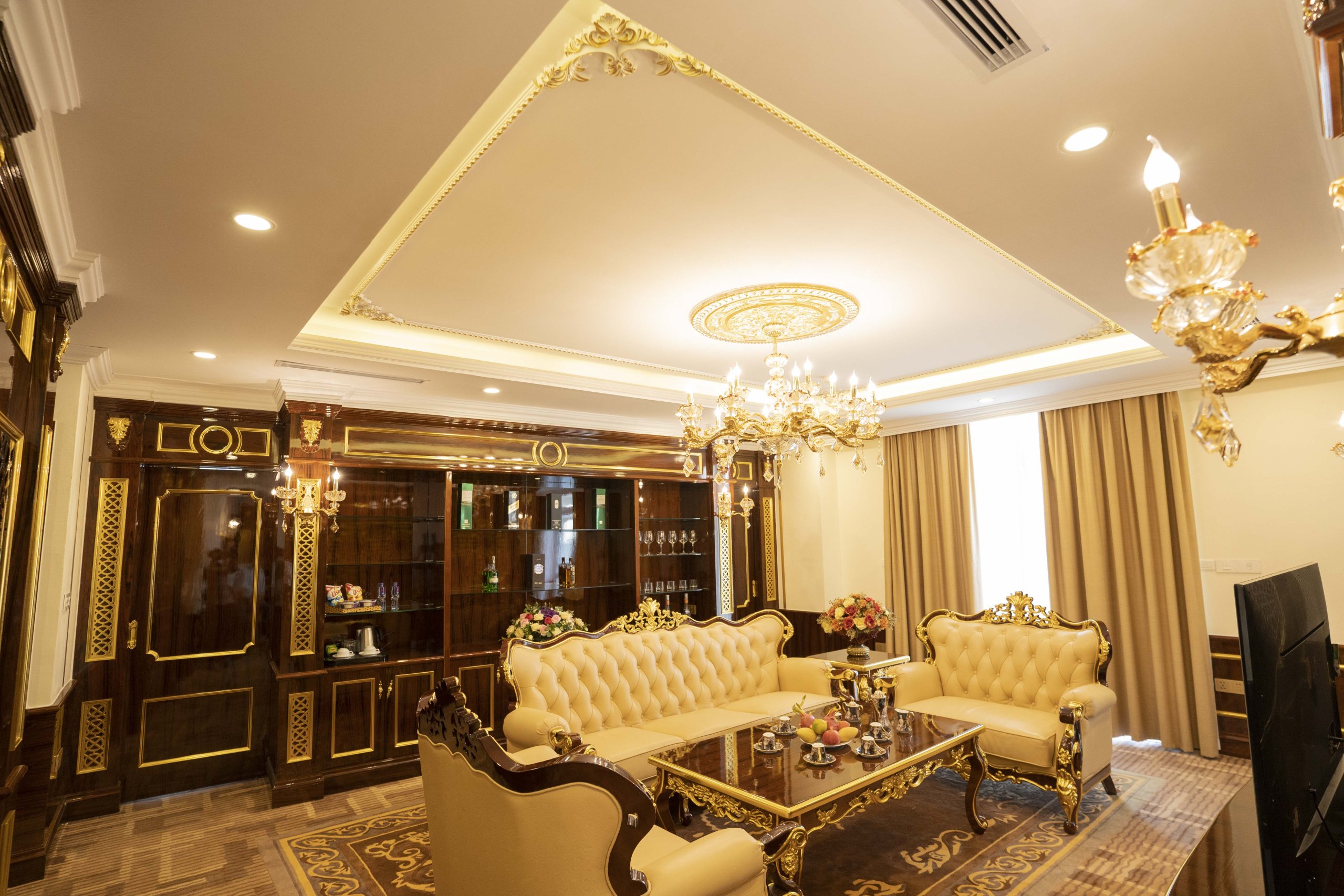 PRESIDENT SUITE ROOM