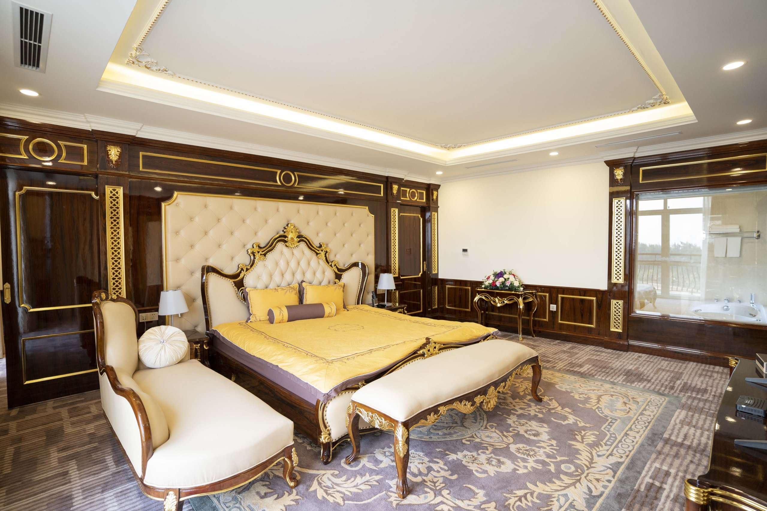 PRESIDENT SUITE ROOM